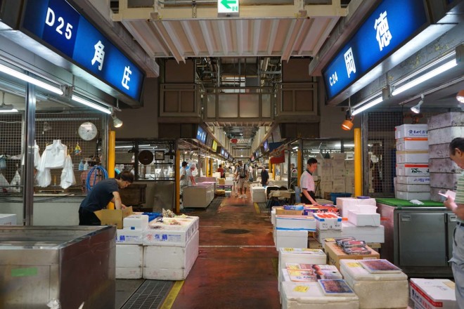 横浜の中央卸売市場で魚を買って、豪勢な海鮮定食をつくる goodroom journal