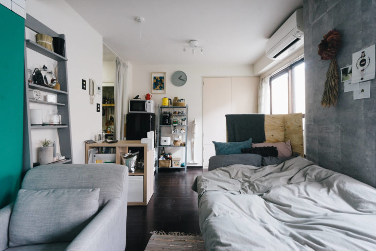 型にとらわれない空間づくりが魅力。ワンルームをとことん楽しむ部屋 | goodroom journal