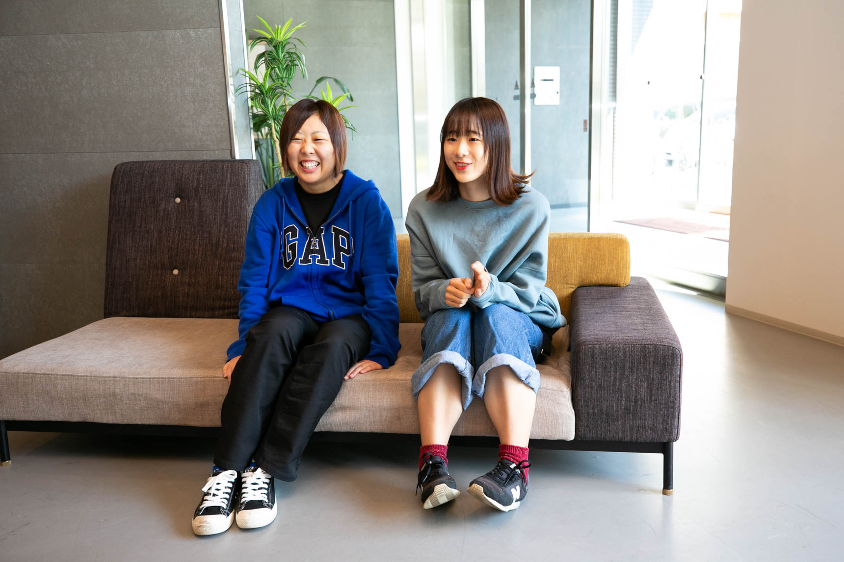お話を聞かせてくださったのは、写真左から清水さんと木田さん。同じシェアルームに暮らしています