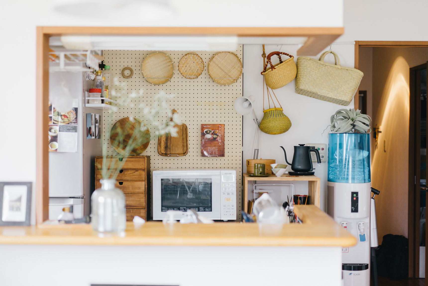 食器棚、どうしてますか？小さなキッチンの収納実例まとめ | goodroom journal