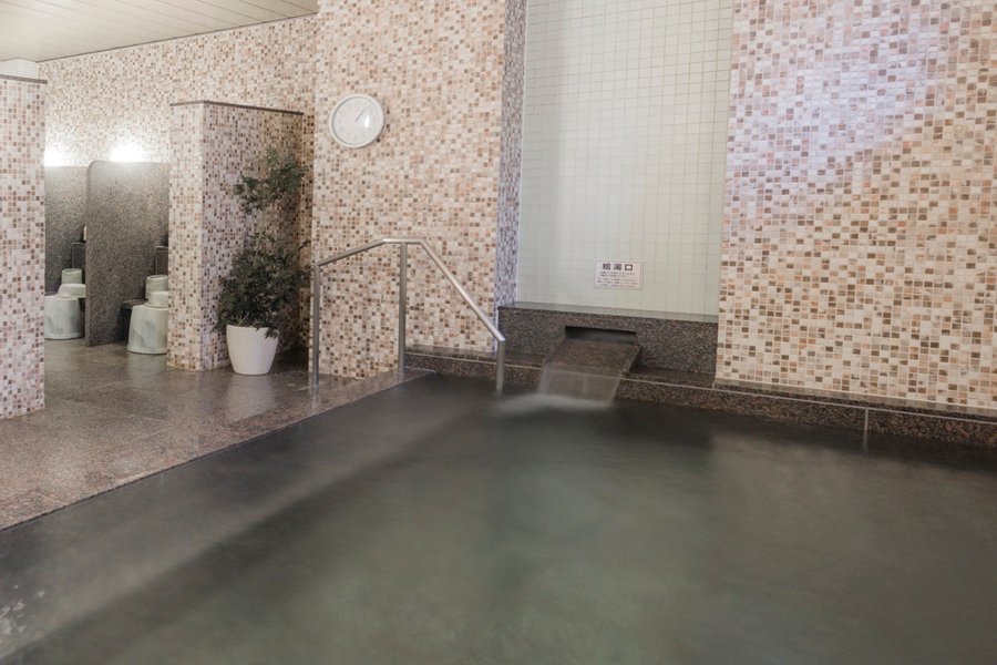 2階には大浴場も。冷えた身体を温めましょう。温泉に毎日浸かれる生活、贅沢ですね。