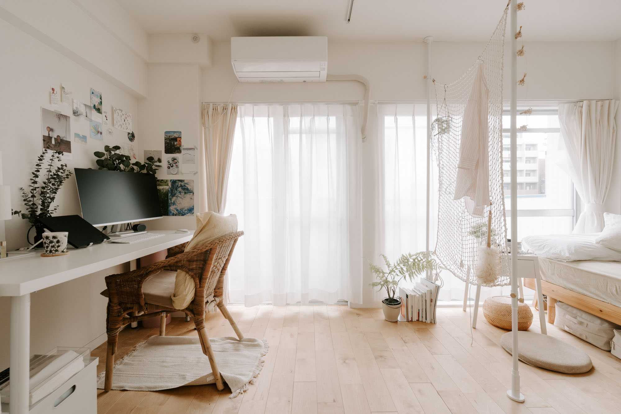 日当たりの良さが魅力 窓が多い部屋の家具レイアウト実例まとめ Goodroom Journal