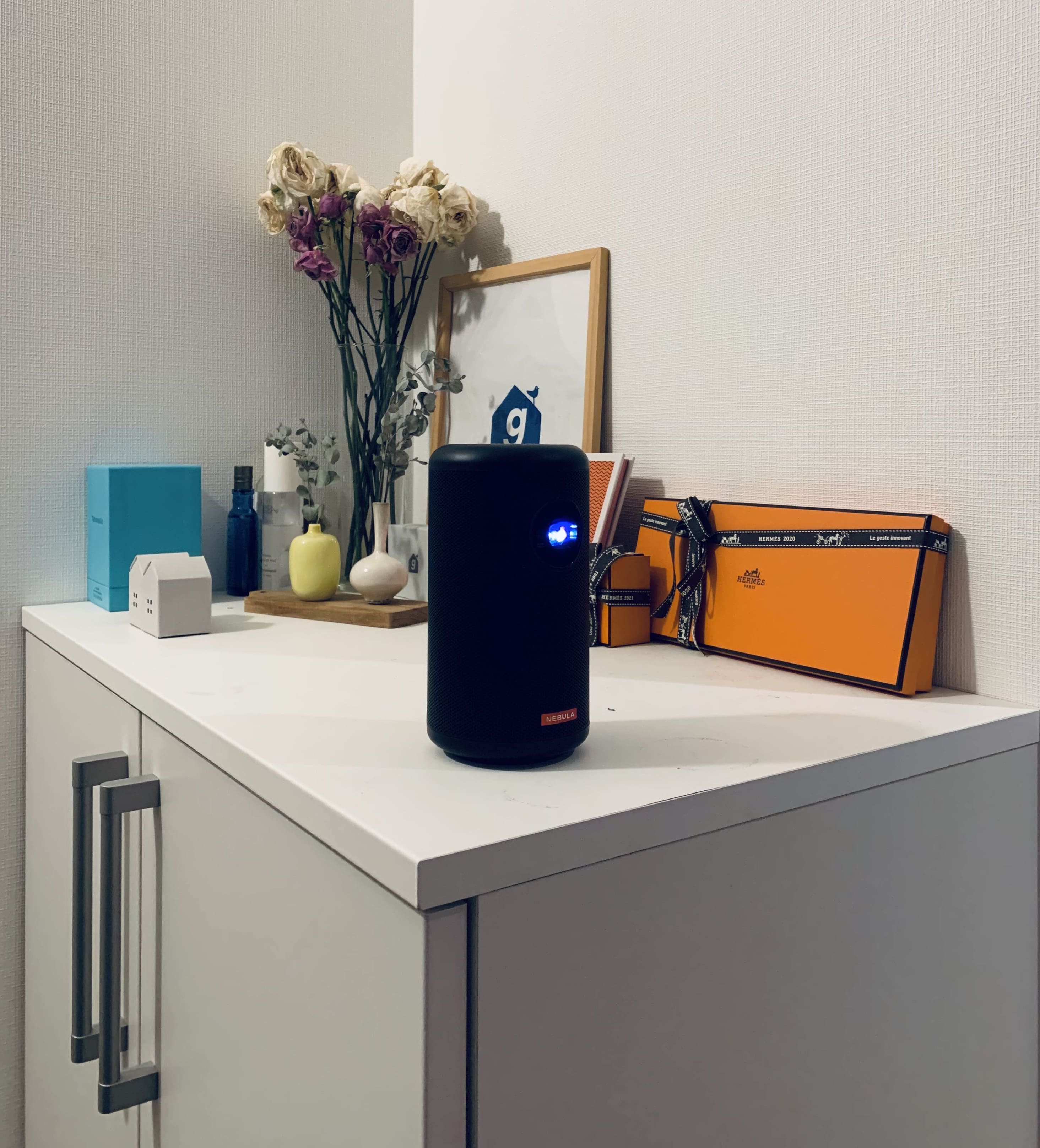 浅野が愛用しているプロジェクターは、AnkerのNebula Capsule IIというモデル。