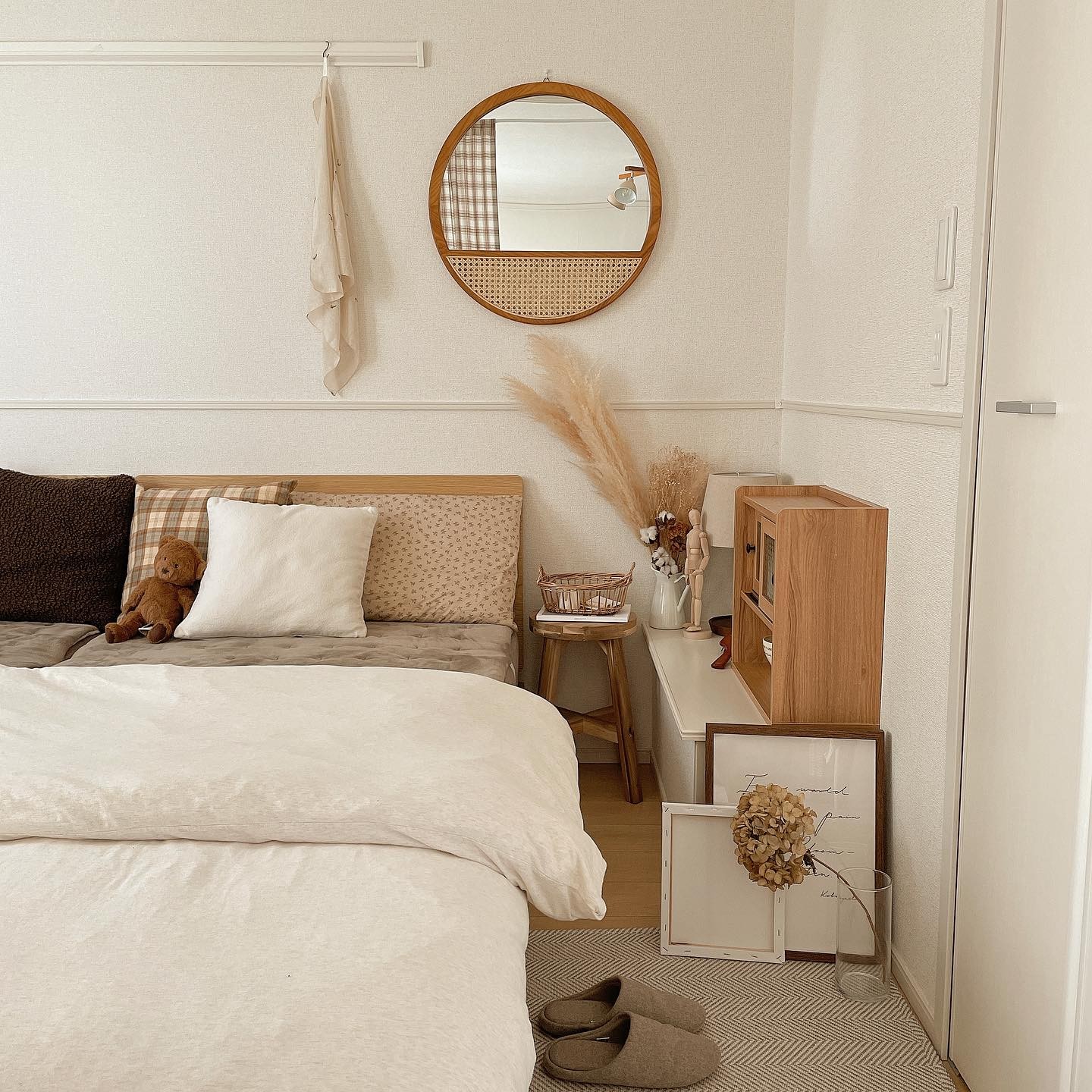 寝室に秋冬アイテムをプラスワン。温かく、リラックスできる空間にするアイテムまとめ