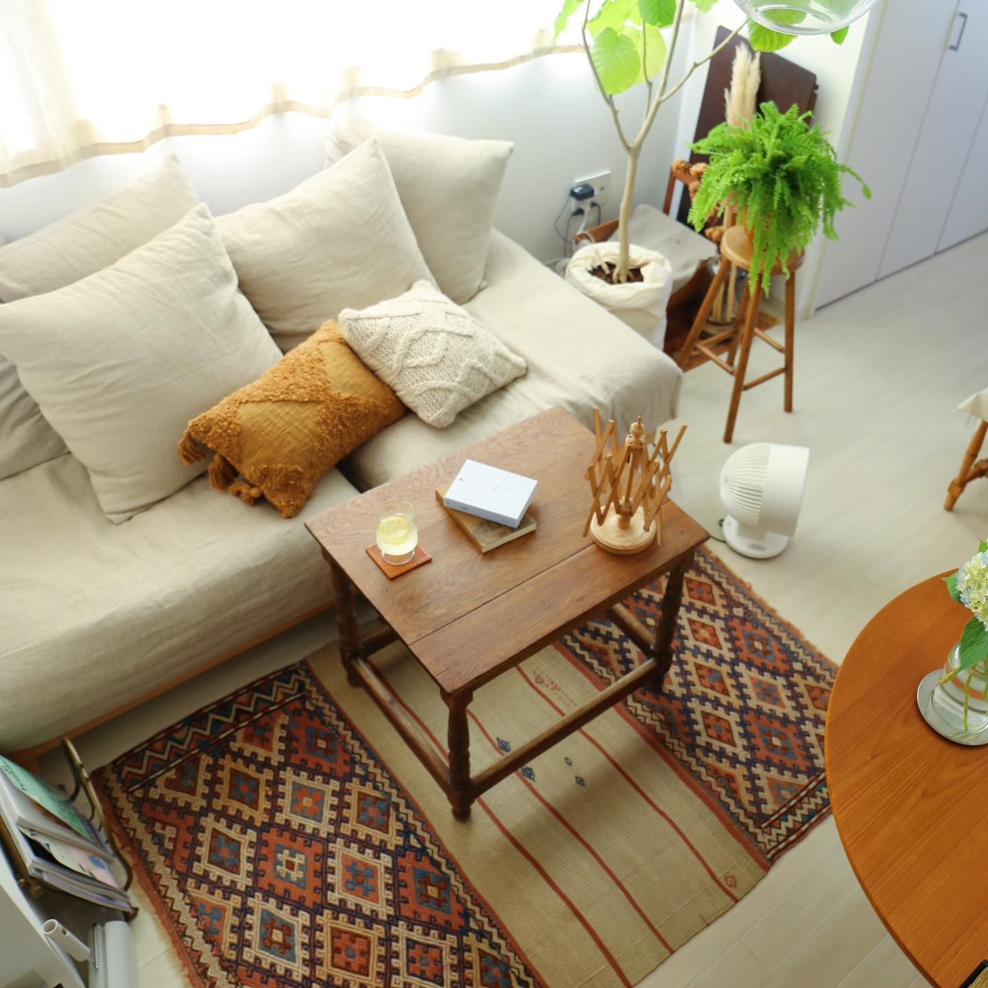 お部屋にあった家具を選ぼう。「床の色」別のインテリア実例まとめ