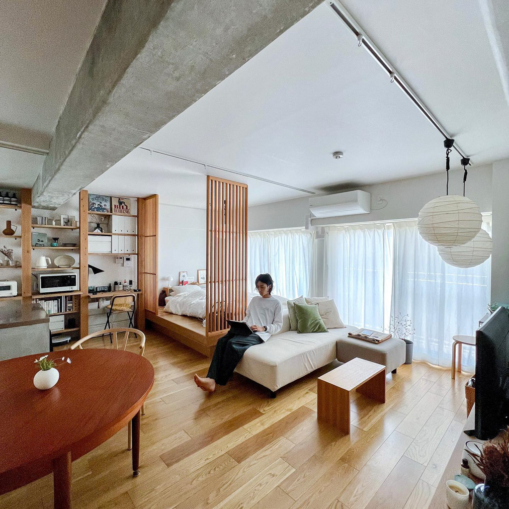 リノベーションした中古のマンションで生活しているnoto_shunさん。Instagramでは日々のこと、そしてこだわってセレクトされたインテリアの情報などを発信しています。
