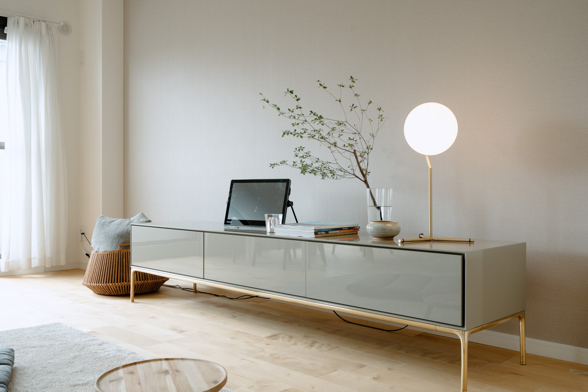 テレビボードミニマリストデザイン