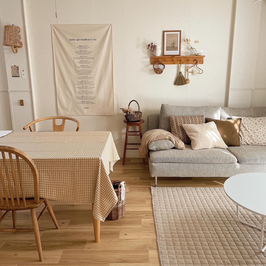 狭い部屋でも気軽に模様替え。タペストリーのおしゃれな飾り方をまとめ