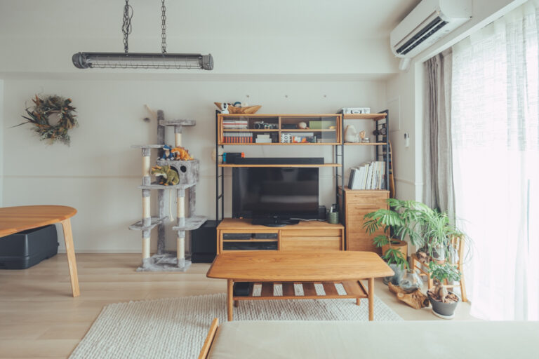 おしゃれなリビング照明のあるインテリア実例まとめ。心地よい光でよりくつろげる空間へ | goodroom journal