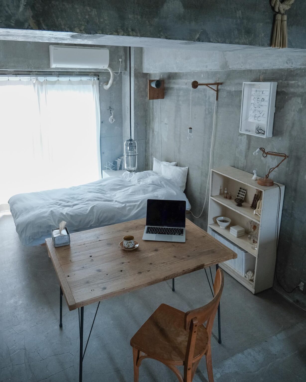 コンクリート打ちっぱなしの部屋に合う。こだわりのセレクトショップで見つけた、3つの愛用品 | goodroom journal