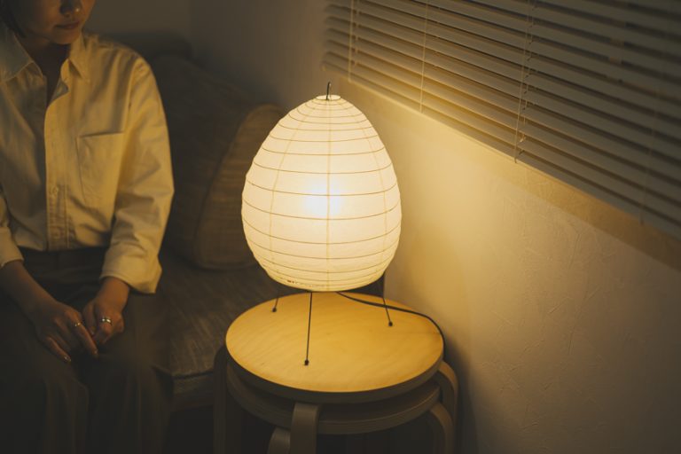イサム・ノグチ「AKARI」のあるインテリア実例14選。どんな部屋にもなじむ名作照明 | goodroom journal