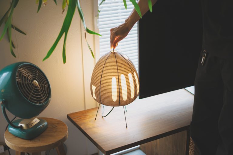 イサム・ノグチ「AKARI」のあるインテリア実例14選。どんな部屋にもなじむ名作照明 | goodroom journal