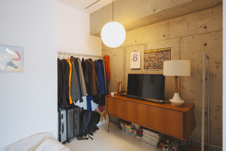 イサム・ノグチ「AKARI」のあるインテリア実例14選。どんな部屋にもなじむ名作照明 | goodroom journal