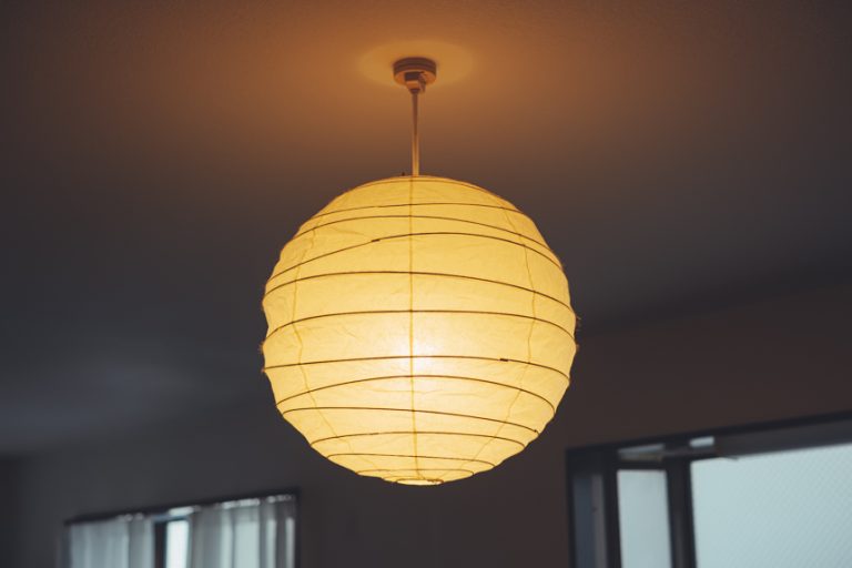 イサム・ノグチ「AKARI」のあるインテリア実例14選。どんな部屋にもなじむ名作照明 | goodroom journal