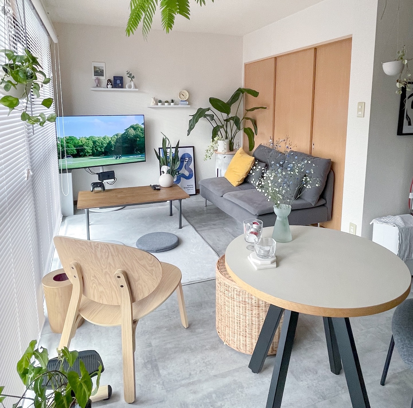 築24年の2LDK。DIYで手を加え、植物に囲まれ楽しく暮らす、二人暮らしのインテリア