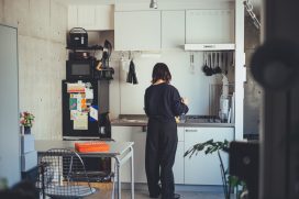 シンプルに暮らす人のキッチン。おしゃれなインテリア実例6選