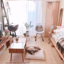 シンプルに暮らす人の「バッグの定位置」。置きっぱなしを防ぐ収納アイデア8選