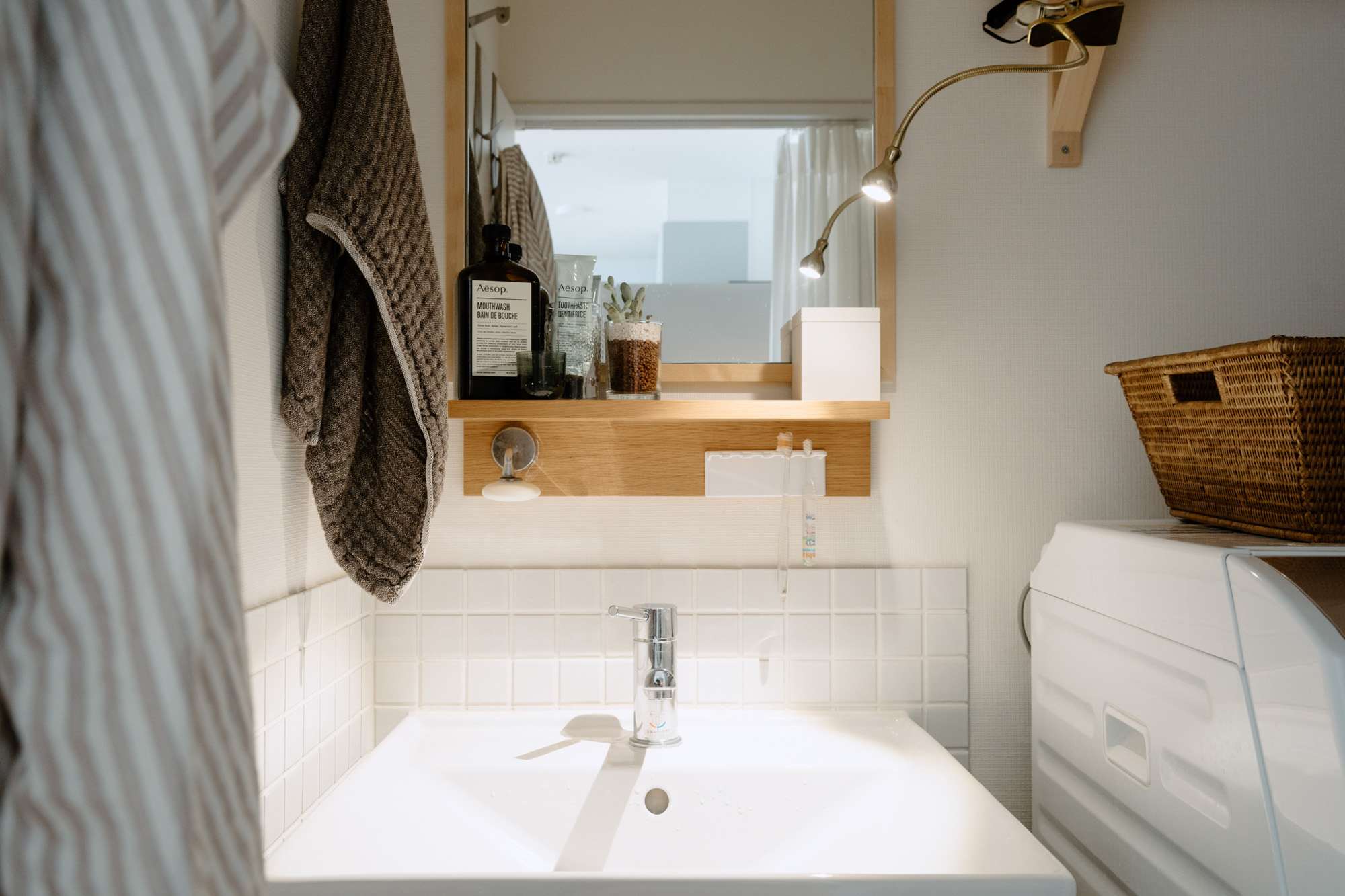 シンプルに暮らす人の洗面・脱衣所の整え方6選。快適な身支度ができるスペースに