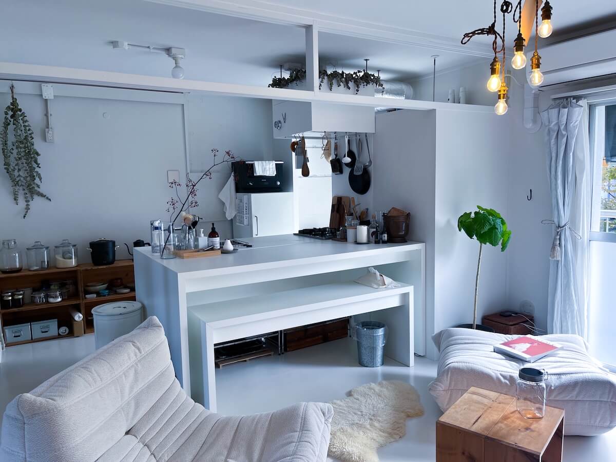 リノベ団地で暮らすシンプリストの「断捨離のルール」。悩む時間は「3秒」だけ