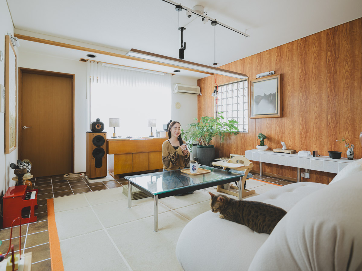 偏愛するヴィンテージの趣と、余白を楽しむ。三人暮らしの2LDKインテリア