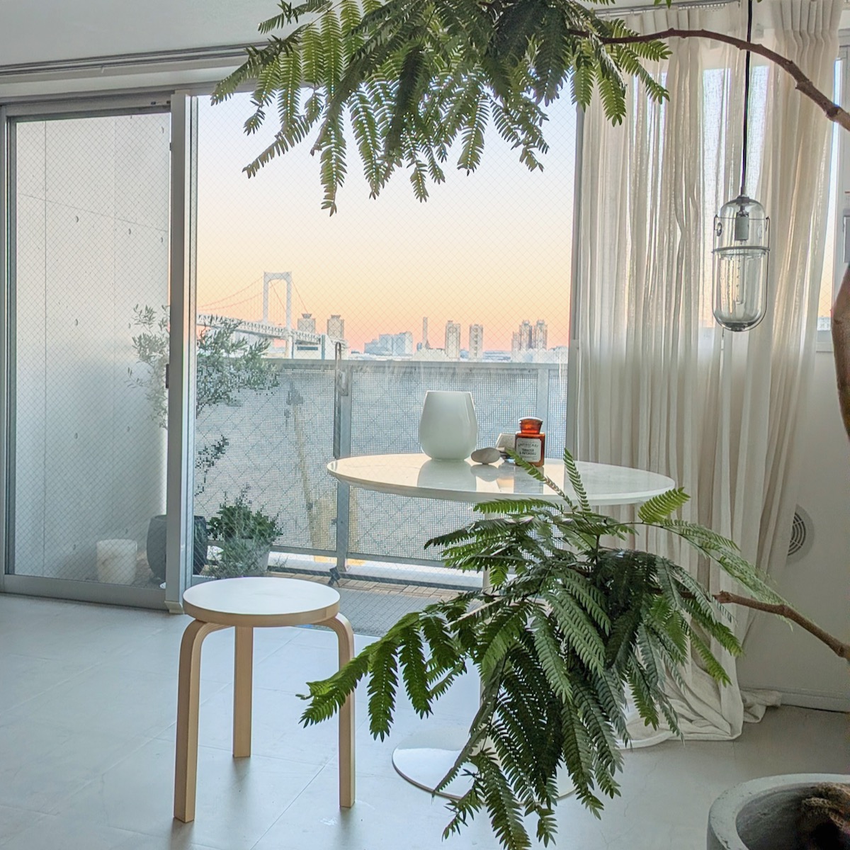 30代一人暮らしシンプリストの「買わない」コツ。あえて上質なものを選び、購入の前に考えるプロセスを