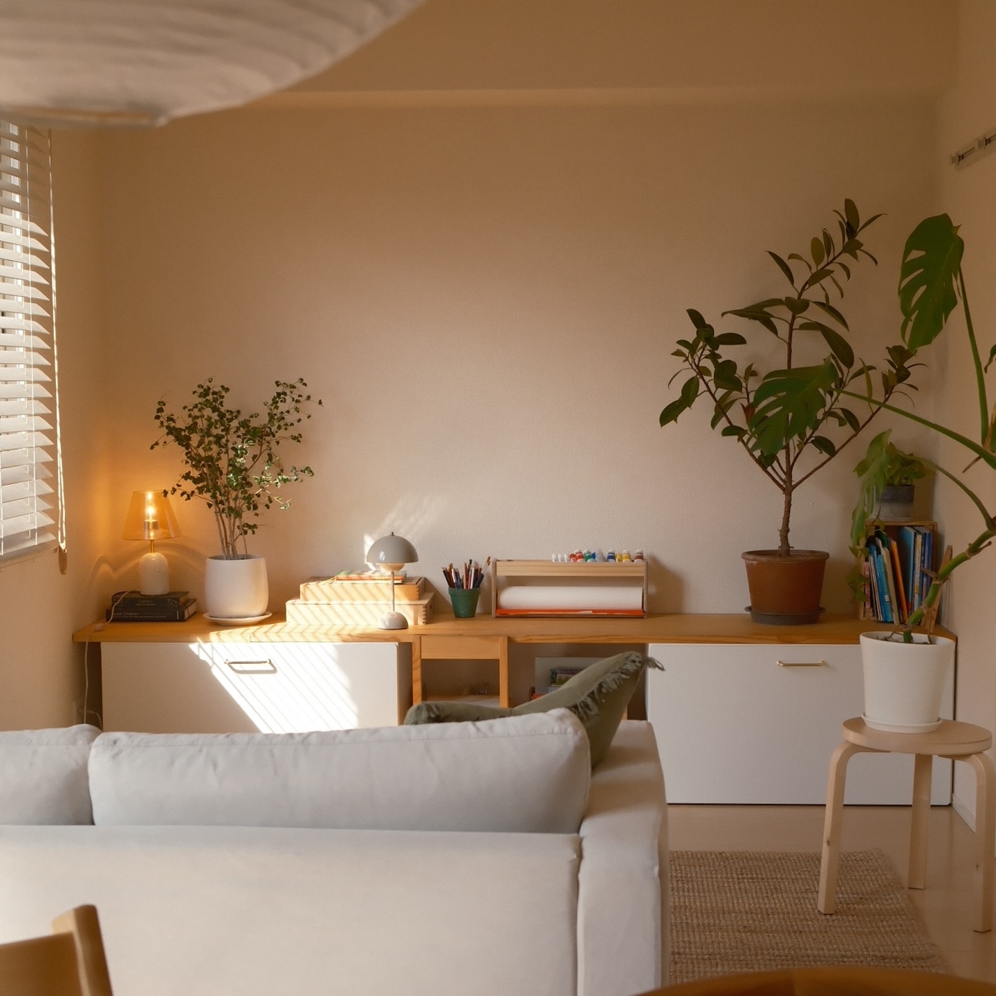 IKEAアイテムを使ったリビングの整う収納アイデア8選