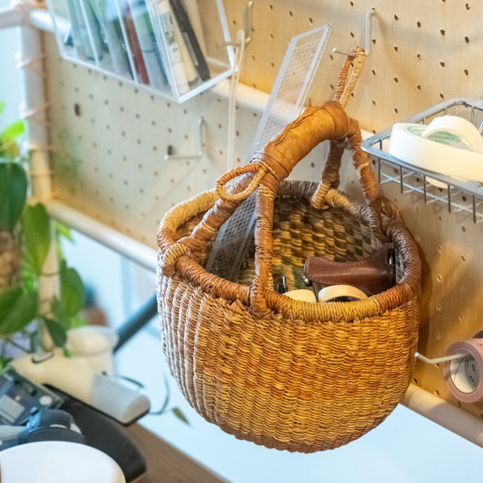 二人暮らしデザイナーの「買ってよかった収納アイテム」3選。整えることで、暮らしのストレスを減らす