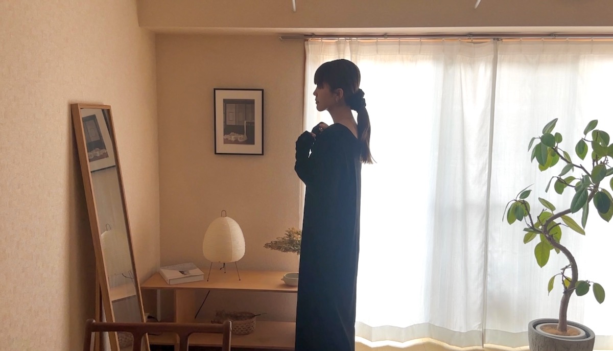 ミニマルな暮らしを楽しむシンプリストのクローゼットのルール。「本当に着たい一枚」を手に入れる