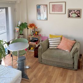 1LDKをやめて「好きな街で暮らす1K」へ。一人暮らしのインテリア