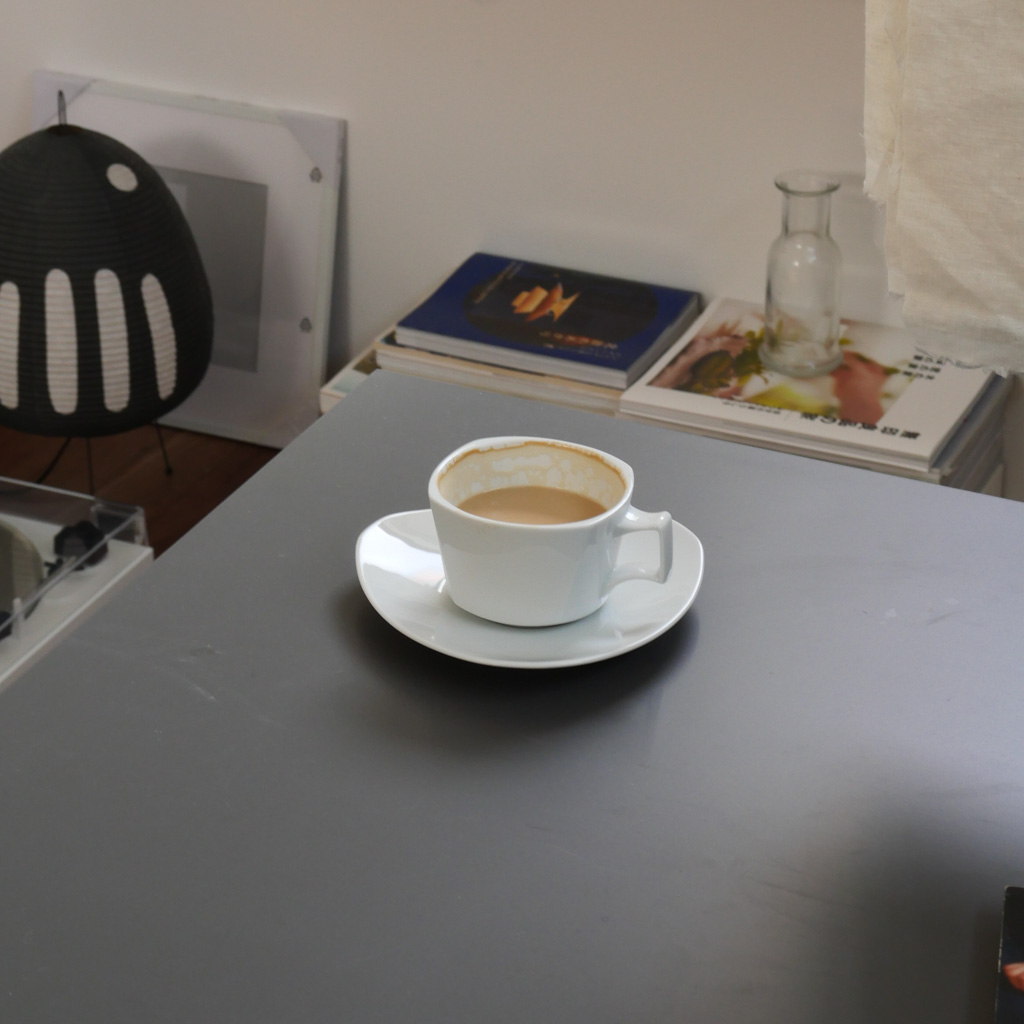 インテリアコーディネーターの、週末を味わうための愛用品。ナチュラルインテリアのなかに、小さな違和感を