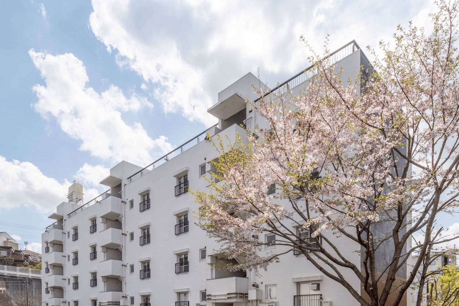 サウナとワークラウンジのある団地!? 「goodroom residence 座間ホシノタニ団地」がオープン