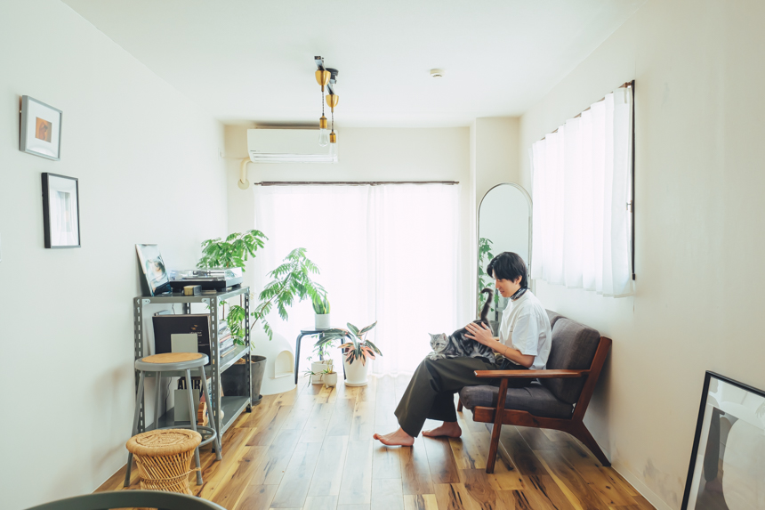 猫と暮らす8つの部屋、集めました。好きなインテリアで過ごす、幸せな時間